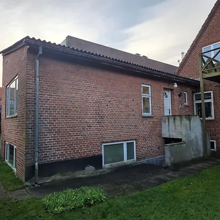 Centrally Located Townhouse In Quiet Surroundings Holiday home